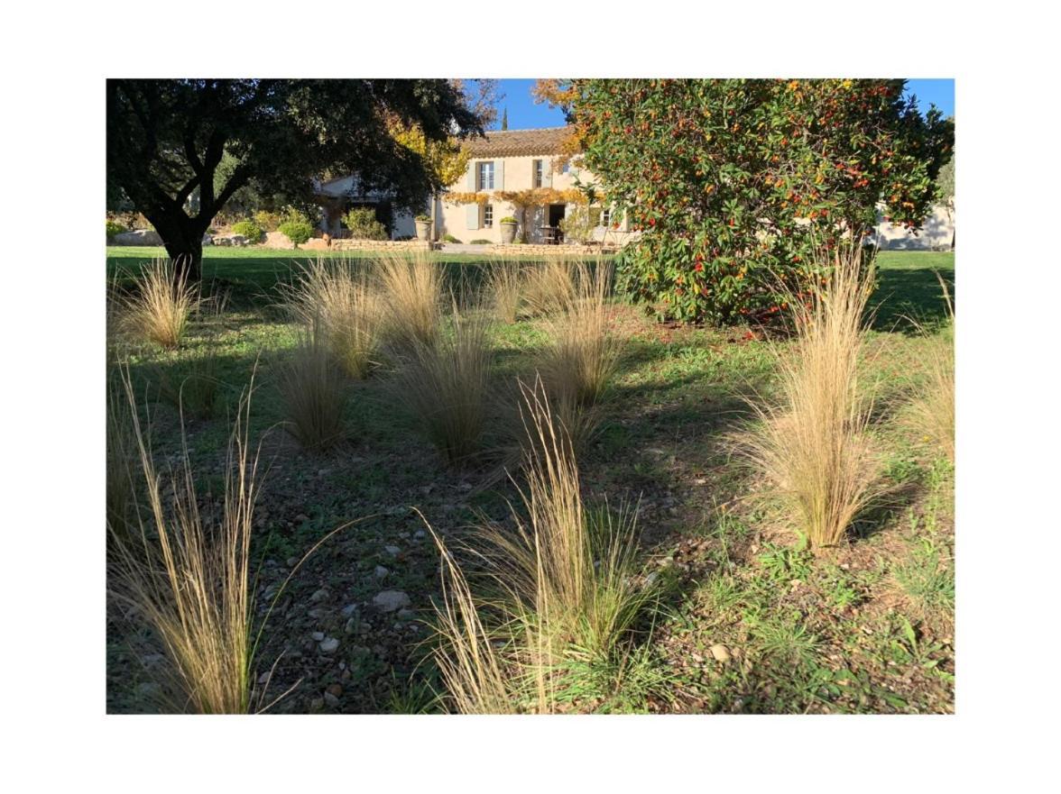 Les Jardins De Sitaara Acomodação com café da manhã Cucuron Exterior foto